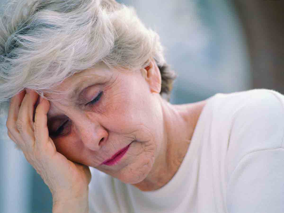 خواب آلودگی سالمندان|مرکز پارسیان مهرپرور