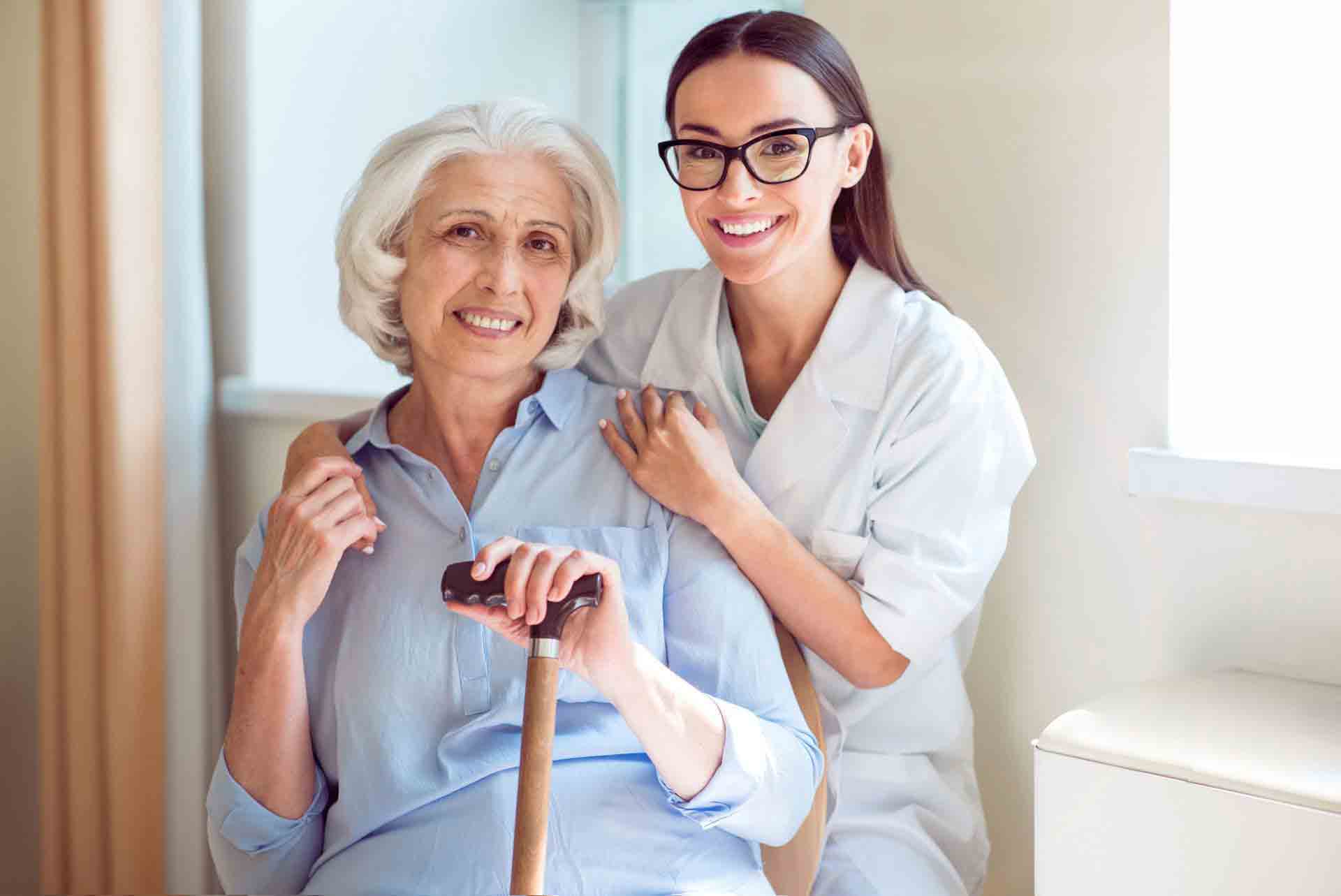 پرستار مناسب سالمند در خانه | مرکز خدمات پرستاری پارسیان مهرپرور