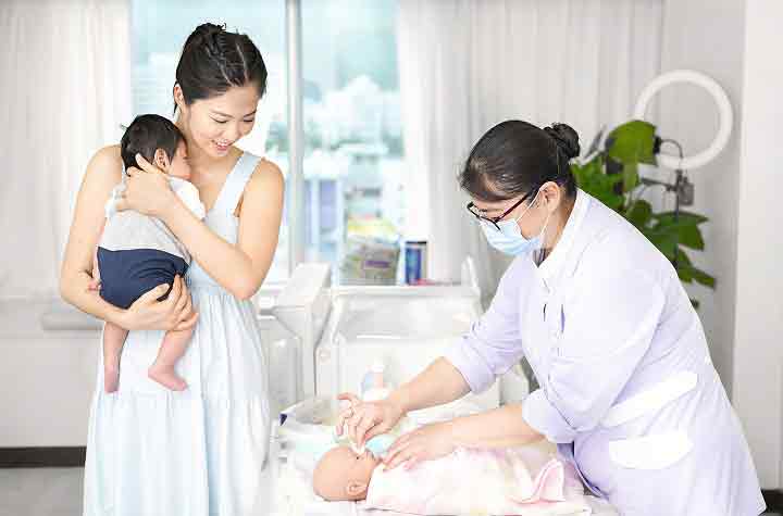 پرستار نوزاد در منزل | مرکز خدمات پرستاری پارسیان مهرپرور