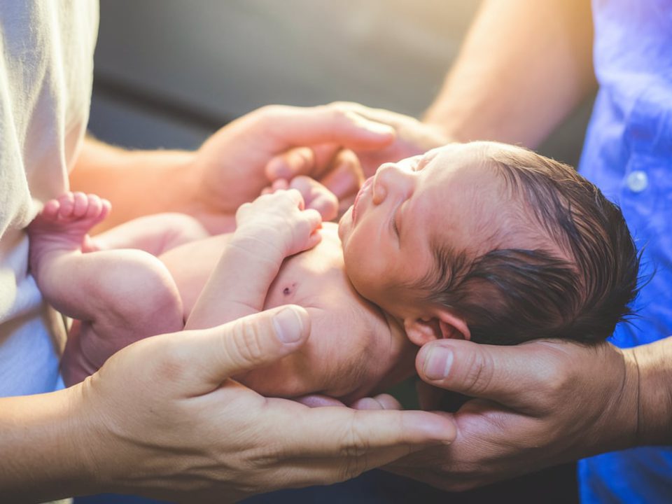 مراقبت از نوزاد تازه متولد شده