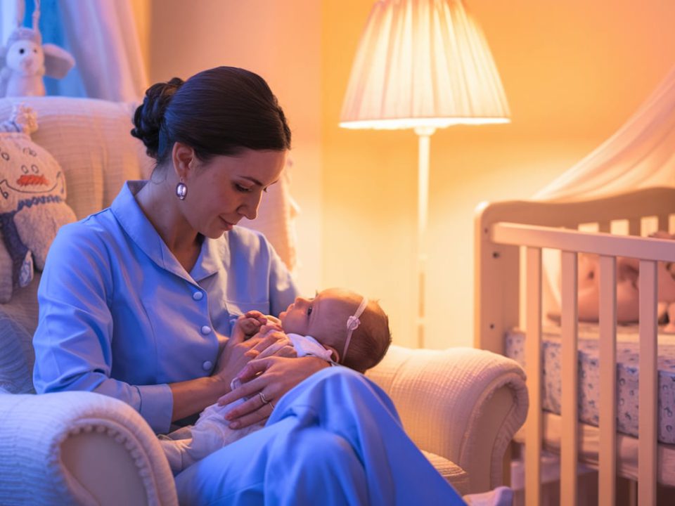 پرستار شبانه روزی کودک